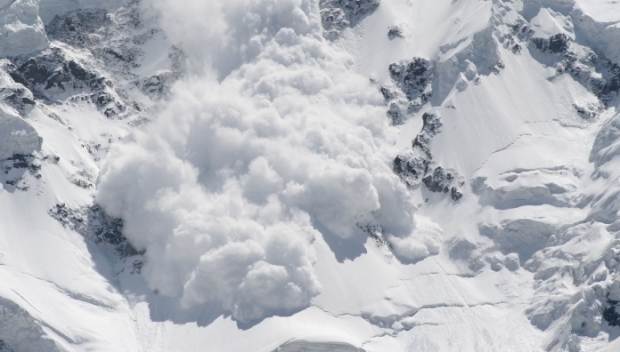 Căutările bărbatului prins de avalanșă, sistate din nou, fără rezultat - avalanchethinkstockphoto15445500-1516028551.jpg
