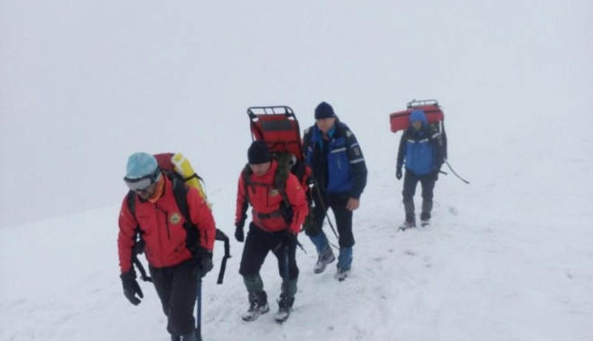 Arafat: Turistul surprins de avalanșă a fost găsit. Nu are semne vitale - avalansa-1512136559.jpg