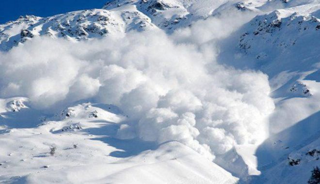 Avertisment ANM pentru turiști. Este RISC major de avalanșe la munte, în România. Zonele periculoase - avalansa-1674067929.jpg