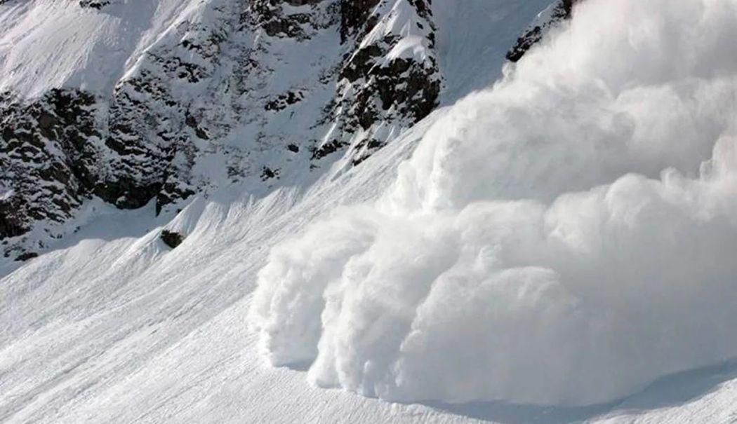 Cinci alpinişti germani, dintre care unul în vârstă de 17 ani, au murit într-o avalanşă - avalansa-1762096725.jpg