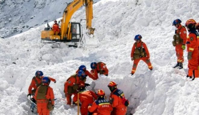 AVALANȘĂ ÎN MUNȚI! Bilanţul a crescut la 28 de morţi - avalansa610x425-1674285047.jpg