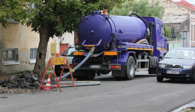 RAJA. 16 sesizări de inundații în municipiul Constanța - avarielucrariraja5-1382084102.jpg
