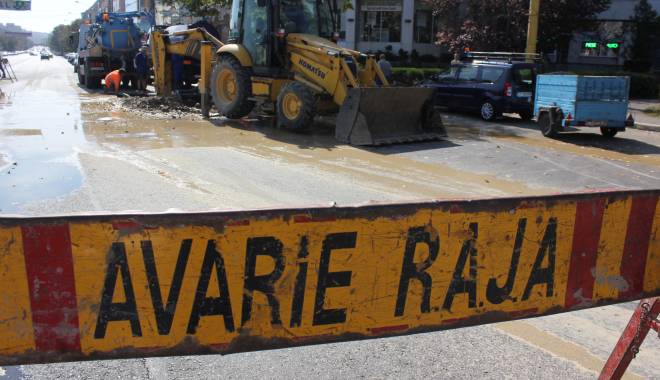 Constănțeni, atenție! Trafic blocat, din cauza unei avarii RAJA - avarieraja-1556089681.jpg