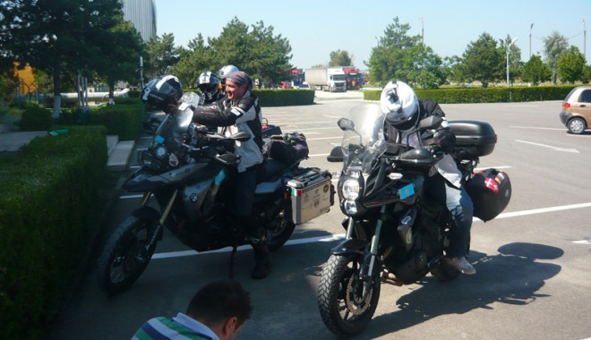 Trei motocicliști kazahi  au ajuns la Constanța  într-o aventură de 15.000 de km - aventuraeuropeana-1403715976.jpg