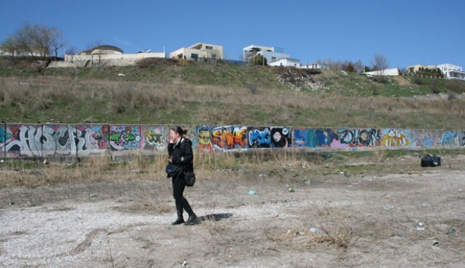 Aventuri artistice pe plaja Tataia - aventurileluimrurbanlamare-1341509032.jpg