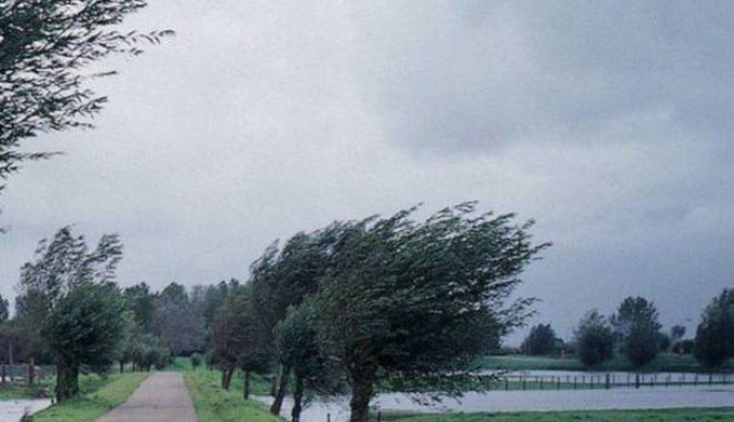 CONSTANȚA, SUB AVERTIZARE DE TIP COD GALBEN. Ce spun meteorologii - avertizarevant6d63bd8dd1-1525680151.jpg