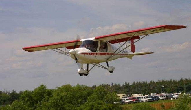 Avion prăbușit peste două case. Pilotul și doi copii de la sol, dispăruți - avi-1376117799.jpg