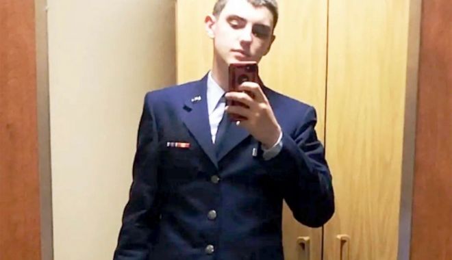 Un aviator în vârstă de 21 de ani este principalul suspect care a divulgat informațiile secrete de la Pentagon - aviator-1681409111.jpg