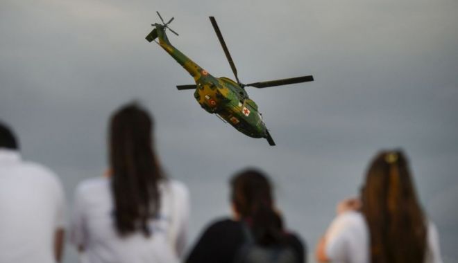Exerciţiu militar spectaculos la Mihail Kogălniceanu cu elicoptere IAR 330 Puma şi avioane Eurofighter Typhoon - avioane-1644159874.jpg