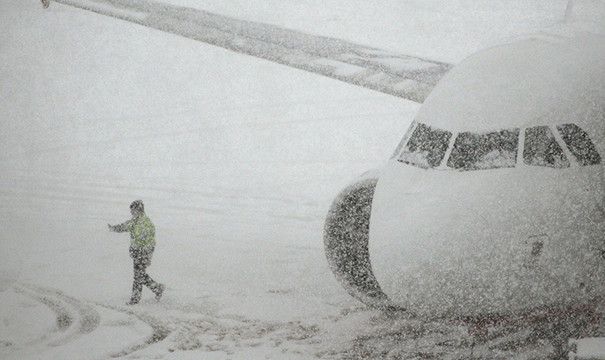 Haos pe aeroporturi. Avioane blocate la sol din cauza zăpezii - avioane-1771426278.webp