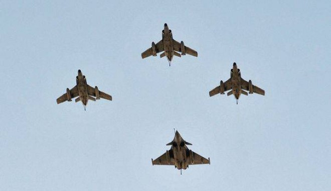 NATO cere statelor membre să pună la dispoziție mai multe avioane pentru Libia - avioanefrancezelibia1e62ffef52-1310738232.jpg