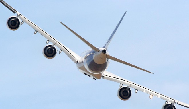 Alertă pe Aeroportul Otopeni: un avion nu a putut ateriza - avion-1324494598.jpg