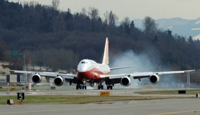Avion evacuat, aeroportul din Glasgow închis - avion-1350681676.jpg