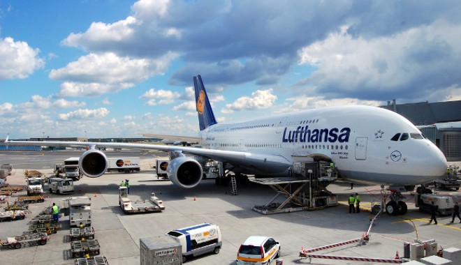 Traficul aerian revine la normal în Germania după încheierea grevei piloților Lufthansa - avion-1396694944.jpg