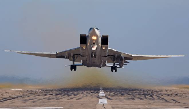 Rusia reacționează. Bombardiere strategice, la doi pași de România, în replică la scutul antirachetă - avion-1437570726.jpg