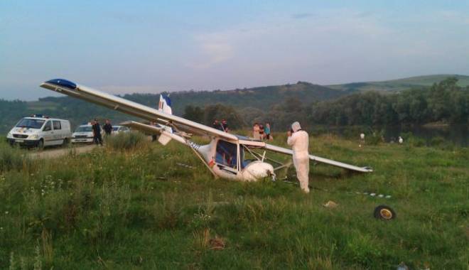 ACCIDENT AVIATIC LA BRĂILA. Două persoane au fost rănite - avion-1438413425.jpg