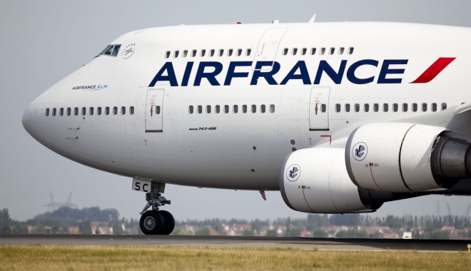 MAE: Avertisment de călătorie în Franța - avion-1465718591.jpg