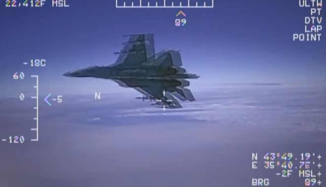 VIDEO / Momentul în care avionul rusesc ajunge extrem de aproape de o aeronava americană - avion-1517393312.jpg
