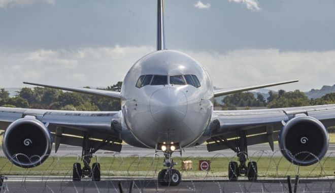 Alertă la Otopeni. Pericol de EXPLOZIE. Zborul București-Dubai, anulat - avion-1543673101.jpg