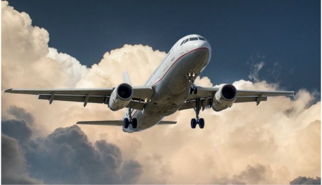 Un pasager clandestin  a supravieţuit unui zbor de 11 ore în compartimentul roţilor unui avion - avion-1642951235.jpg