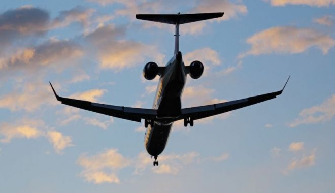 Pilotul şi copilotul unui avion plin cu 250 de pasageri au adormit la manşă - avion-1654174346.jpg