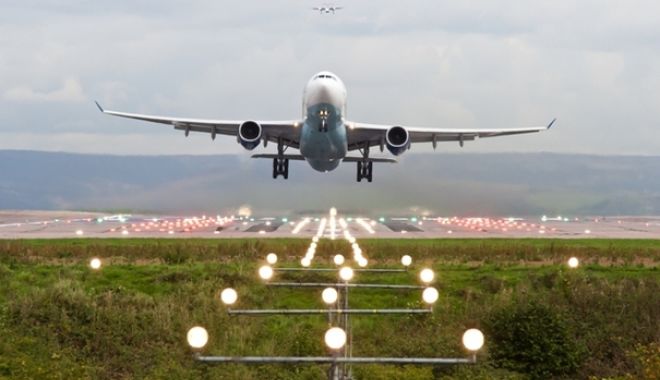 Premieră în România. Turn de Control Virtual pe Aeroportul Internațional Brașov – Ghimbav - avion-1670951638.jpg