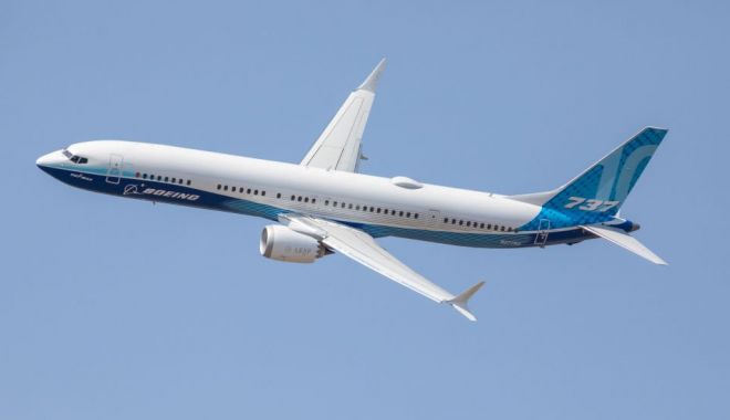 Noi probleme pentru Boeing! Un avion 737 şi-a întrerupt zborul după depistarea unei fisuri