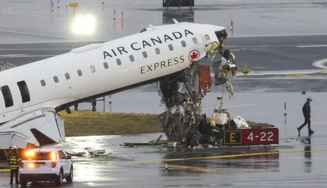 Tragedie aviatică. Doi piloți au murit după coliziunea unui avion cu o autospecială - avion-1774275781.webp
