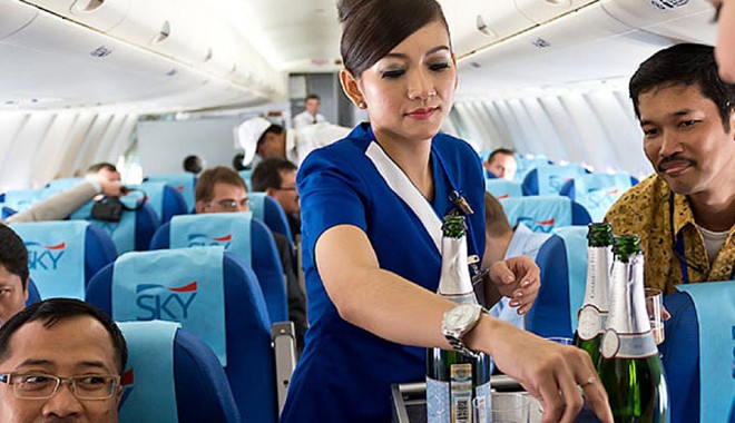 SĂ MAI ȘI RÂDEM / Avionul plin ochi cu NEBUNI - avion1364896144-1364961269.jpg