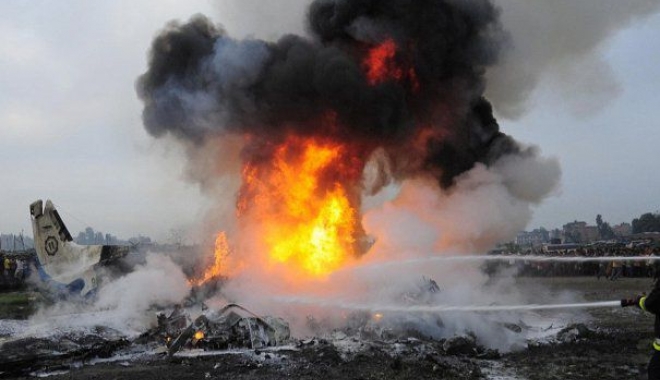 TRAGEDIE AVIATICĂ / Un avion s-a prăbușit peste o casă - avion1465x390-1488266529.jpg