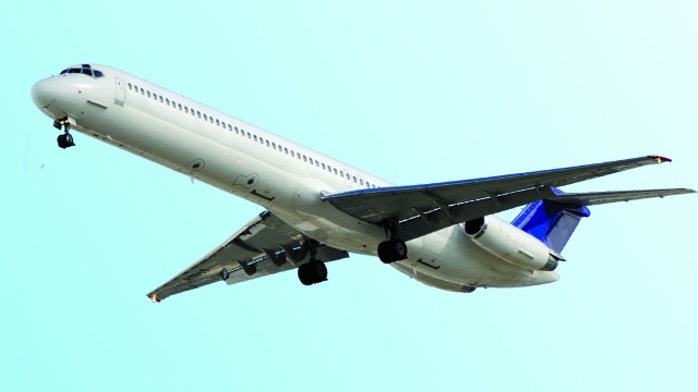 Avionul președintelui georgian Mihail Saakașvili, întors de urgență pe aeroport! - avion82047800-1350578662.jpg
