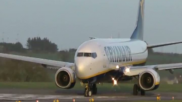 Scandalos! Pasagerii unui avion, ciupiți de căpușe în timpul zborului - avion83256400-1347192152.jpg