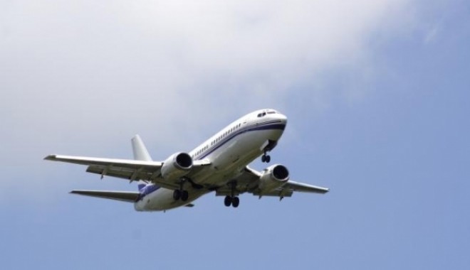 O femeie a murit în avion! - avionb-1352469973.jpg