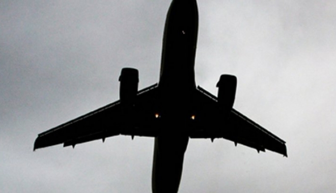 ALERTĂ! Un avion NEIDENTIFICAT s-a prăbușit în mare! - avionpozapozapoza08219600-1477650328.jpg