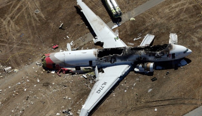 Boeing, dat în judecată de pasagerii avionului prăbușit în San Francisco - avionprabusit-1374067122.jpg