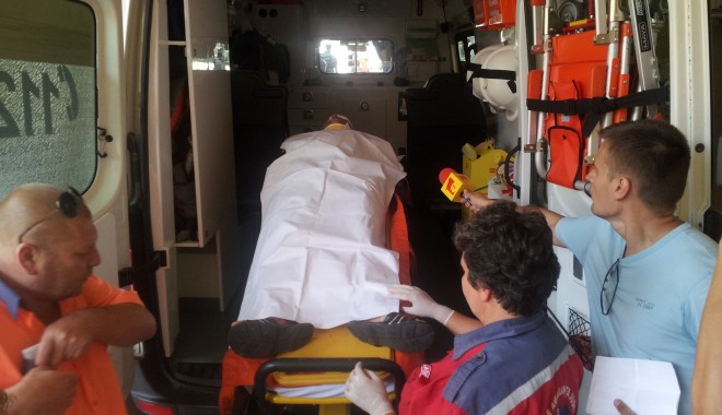 Pilotul avionului prăbușit la Costinești a ajuns la spital | FOTO - avionprabusit1-1341751436.jpg