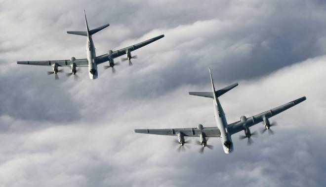 Bombardiere rusești, interceptate în apropiere de California, pe 4 iulie: Piloții le-au transmis americanilor felicitări de Ziua Independenței - avionrusia-1437656666.jpg