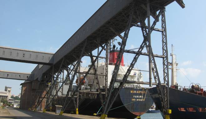 71 de nave sosesc în porturile românești - avizari-1421233035.jpg