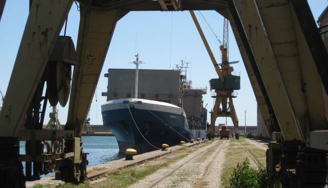 Câte nave sosesc în porturile românești - avizari-1421311433.jpg
