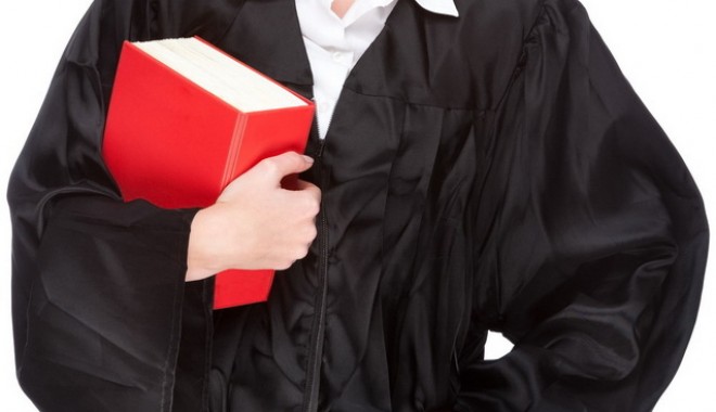 Începe examenul de primire în profesia de avocat - avocat-1378454440.jpg