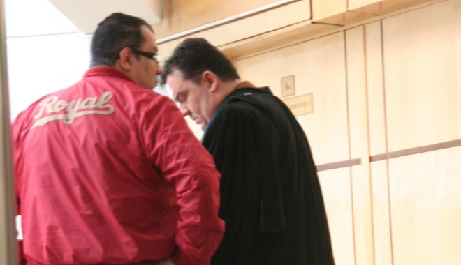 CELEBRU AVOCAT CONSTĂNȚEAN, arestat pentru trafic de influență - avocatmihaivaleriuadrianinstante-1350501227.jpg
