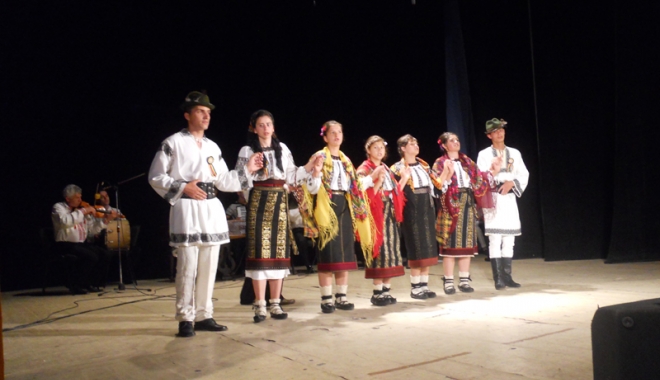 Festival folcloric de tradiție, la Mangalia - axia-1471957227.jpg