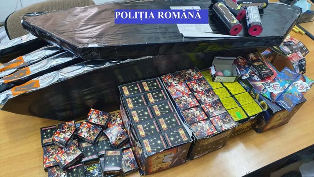 Articole pirotehnice periculoase, depistate de polițiștii constănțeni în trafic - axx-1763544977.jpg
