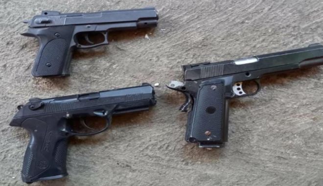 Zeci de percheziții domiciliare la persoane bănuite că ar deține ilegal arme - b04f650b14db3fc145d5a82fbe97d5cd-1639552703.jpg
