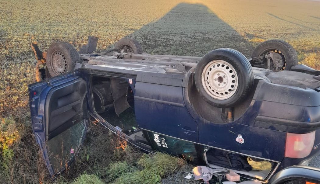 Accident rutier între Corbu și Săcele. O mașină s-a răsturnat de pe drum - b25c1941a97c4c268c87faa577e56ff0-1734679587.jpg