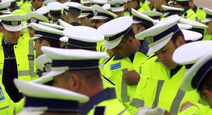 Polițiștii nu ar interveni dacă în România ar avea loc revolte ca în Grecia - b5330f0a18c54be65f6a7d4a926d65c2.jpg