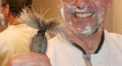 S-a bărbierit după 10 ani! Un american a jurat că își va rade barba doar când bin Laden va fi prins! - b5a6542105f9cc206d8cbdde0e1e6602.jpg
