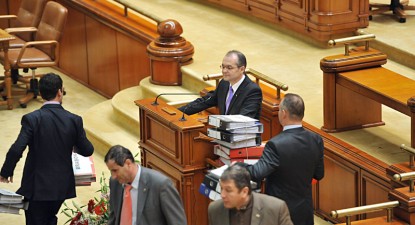 Boc cel mic răstoarnă moțiunea mare - b603b90de5814128c67da52b3dc672c4.jpg