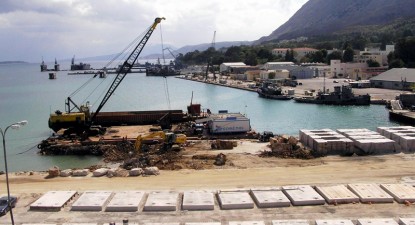 Marinarii români de pe nava grecească 