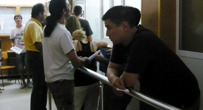 Student doar cu portofelul - b6c6b4ece51209d4144d55b6bd569293.jpg